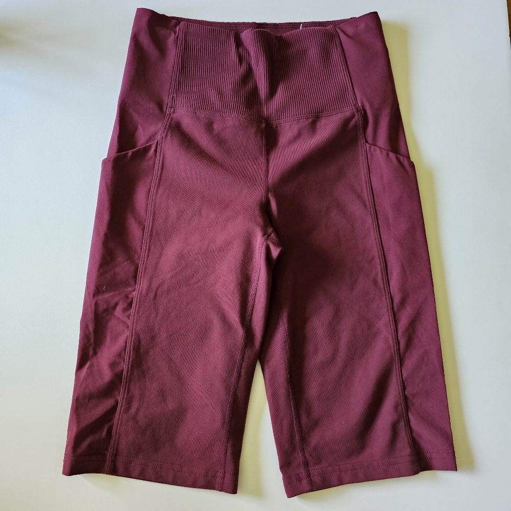 Athleta High-Waisted‎ Yoga Shorts Womens XS Burgandy Athleisure Activewear